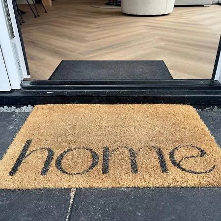 Stijlvol En Nieuw Dicht Bij Het *