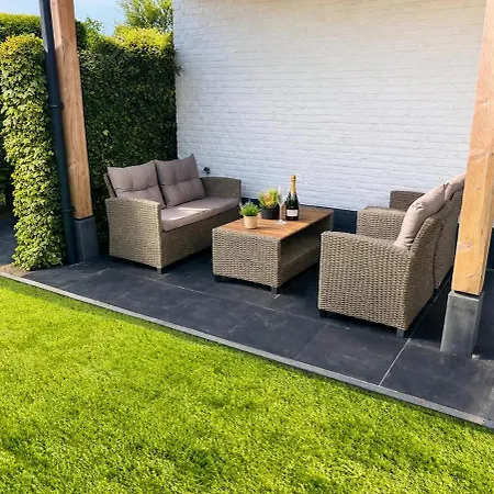 Casa vacanze Stijlvol En Nieuw Dicht Bij Het Ouddorp