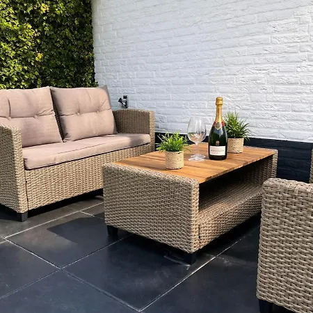 Casa vacanze Stijlvol En Nieuw Dicht Bij Het Ouddorp
